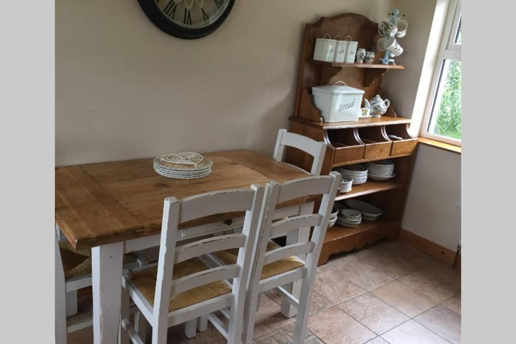 Heron Water Cottage Cill Airne Esterno foto