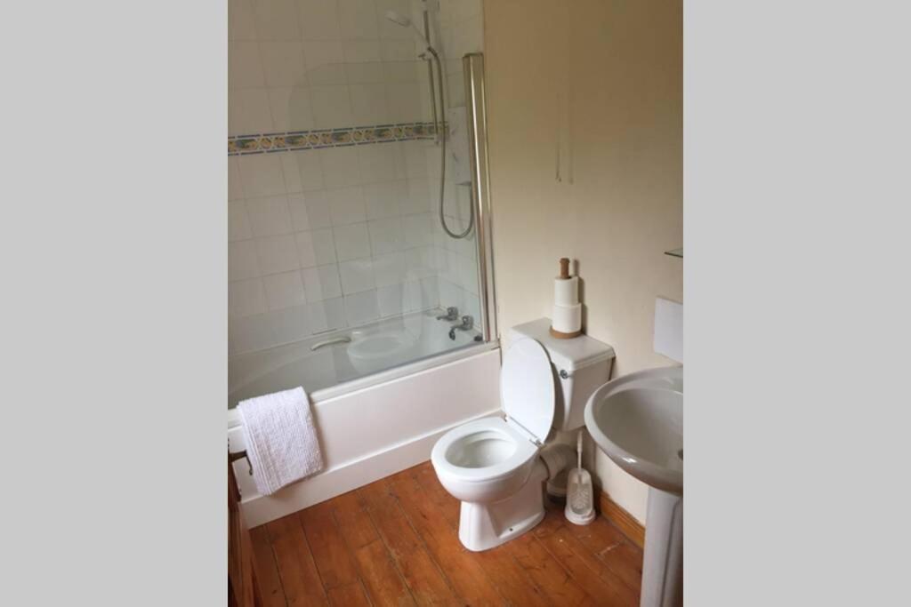 Heron Water Cottage Cill Airne Esterno foto